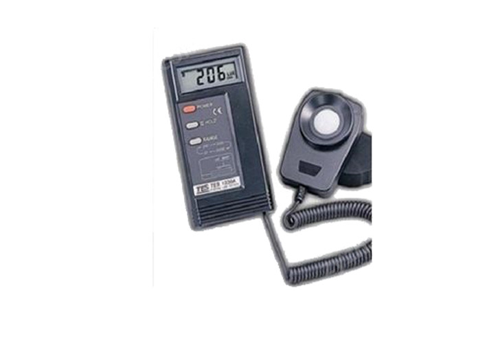 TES-1332A型数字照度计